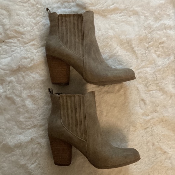 Madden Girl Dominicc Block Heel Booties, Size 7 - Picture 2 of 6
